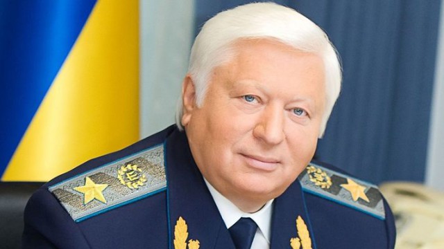 Мой сосед знаменитость!