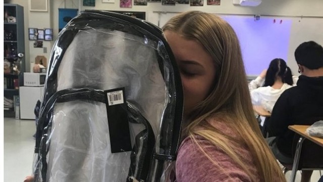 Школьников во Флориде обязали носить прозрачные рюкзаки и вот что из этого вышло