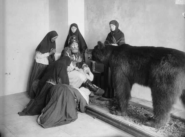История в фотографиях