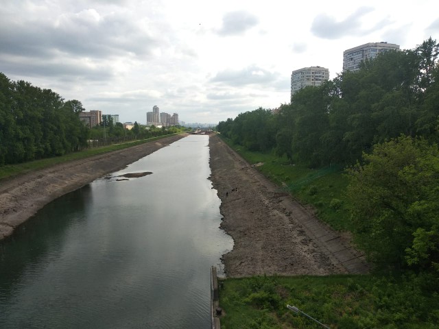 Как выглядит почти осушенный и перекрытый участок Канала имени Москвы в Тушино