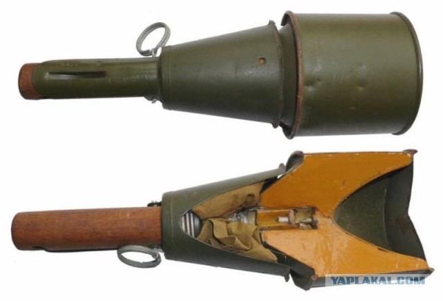 Израильские военные и палестинская молодежь