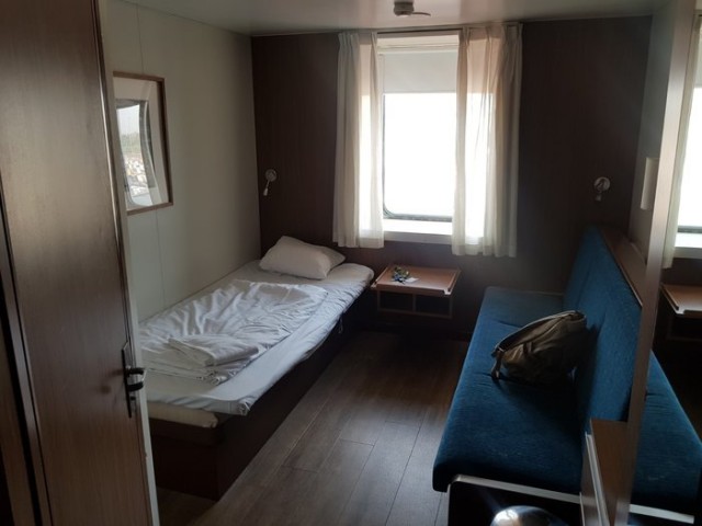 «Душ принимаю прямо в прицепе». Дальнобойщик рассказал, каково жить в фуре неделями