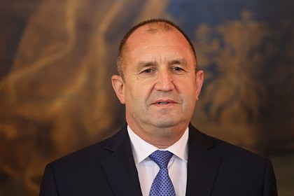 Президент Болгарии выступил против поставок оружия Украине