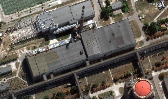 Только что пробита якобы "крыша спецкорпуса Запорожской АЭС", в котором хранится ядерное топливо.