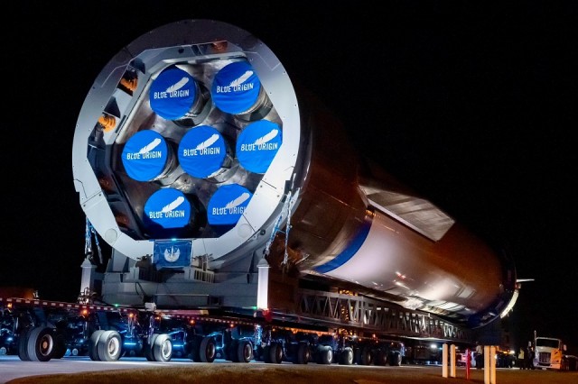 Выкатка многоразовой ракеты Blue Origin