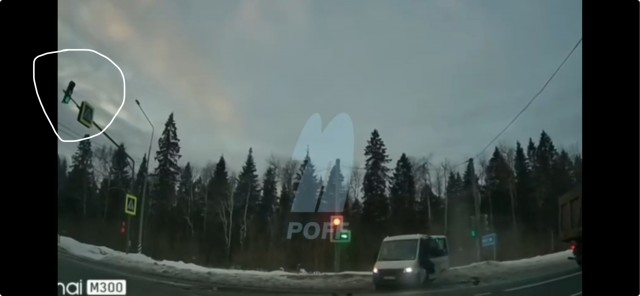 Два человека погибли при столкновении маршрутки и грузовика в Пушкино. Ещё шестеро пострадали