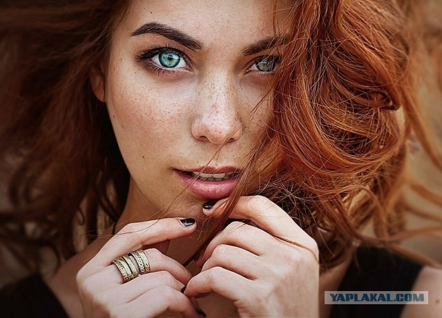 10 фото солнечных сударынь, коллеги!