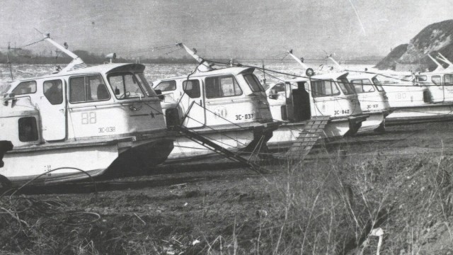 Осталось от СССР: заброшенные теплоходы «Заря Р-83»