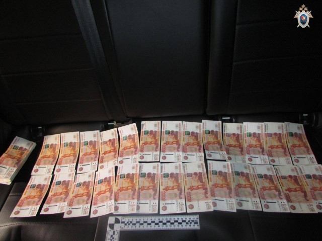 В Москве водитель предложил сотруднику ДПС взятку в 1 млн рублей