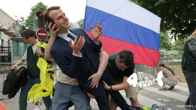 Статую Макрона украли из крупнейшего во Франции музея восковых фигур,