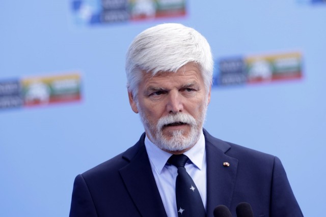 Китай прекращает всякое взаимодействие с президентом Чехии Петром Павлом