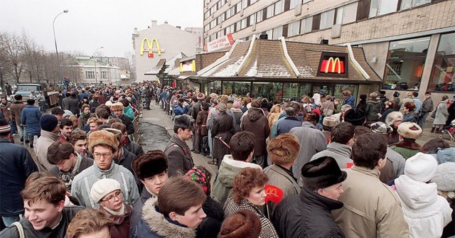 СССР. Обычный рабочий парень - что он приобретал к 30 года?