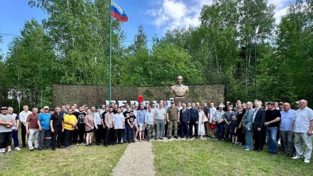 Памятник Дзержинскому открыли в лагере в Свердловской области