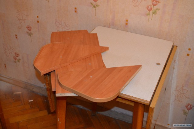 Бюджетный компстол.