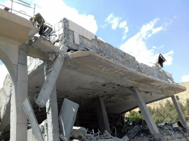 Фото последствий авиаудара по территории Сирии