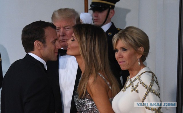 На фото Мелания Трамп и Брижит Макрон