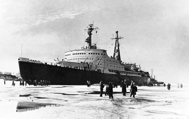 Ледоколу «Ленин» в заливе Цивольки реактор отстреливали, а он при этом только подпрыгнул