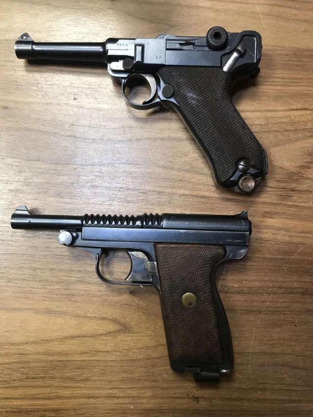 Beretta 21A - кому понадобился пистолет с заряжанием как у ружья?