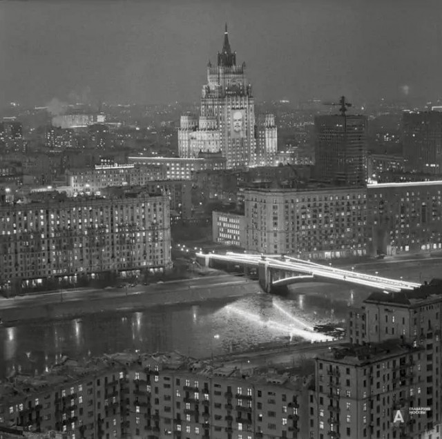Москва и москвичи. Двадцатый век. 28.03.25