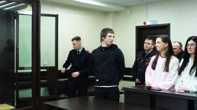 В Нижнем Новгороде суд оправдал парня, который избил узбеков за девушку.