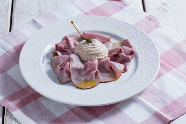Vitello Tonnato (Вителло Тоннато)