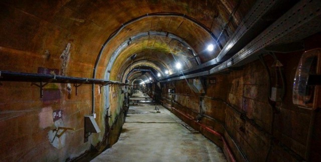 Что находится внутри самой большой плотины России. Почему бетонный гигант живёт как организм