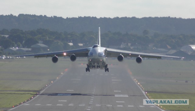 Антонов Ан-124 покидает Фарнборо 2016