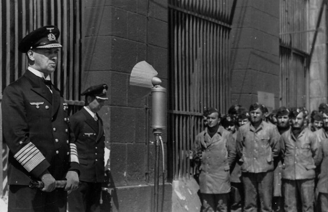 От гросс-адмирала до тюремного библиотекаря.Заключённый № 4 тюрьмы Шпандау.