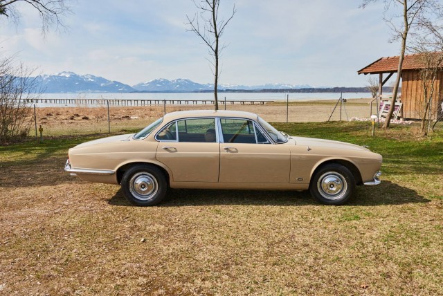 1970 Daimler Sovereign 4.2. Автопятница №10