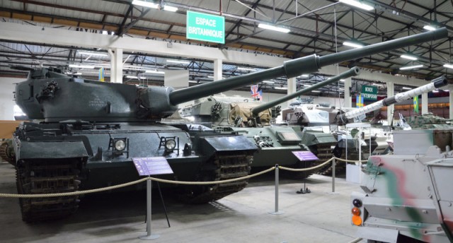 Тяжелый британский танк "Завоеватель"