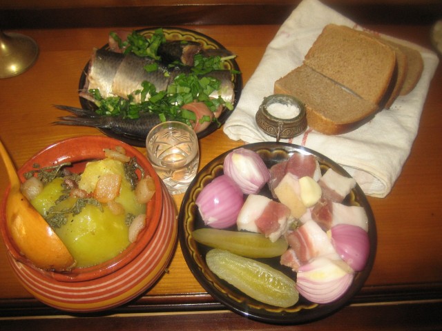 Тихонов о жалобах биатлонистки Васнецовой на питание: «Я бы язык отрезал за такие жалобы