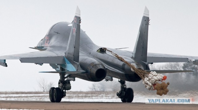 Почему у бомбардировщика Су-34 нос "уточкой"?