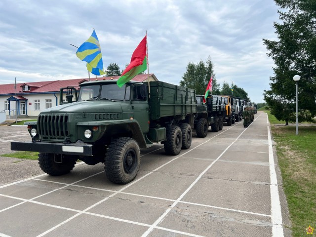 Лукашенко привлек армию к сбору урожая