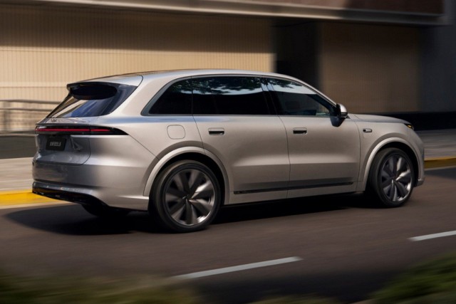 В Китае запустили продажи нового кроссовера Li Auto L8 по цене Volga K50