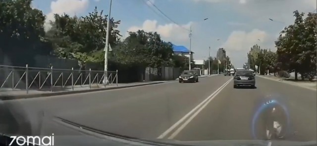 Момент жесткого ДТП с мотоциклистом в Мариуполе