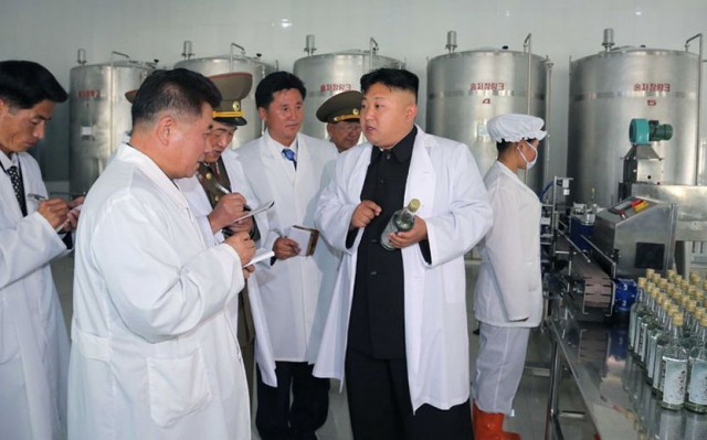 Ким Чен Ын проинспектировал водочное производство
