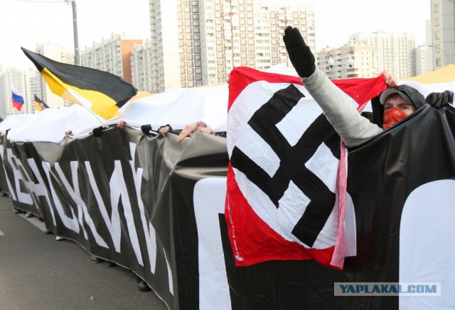 Полиция Германии попросила убрать Знамя Победы
