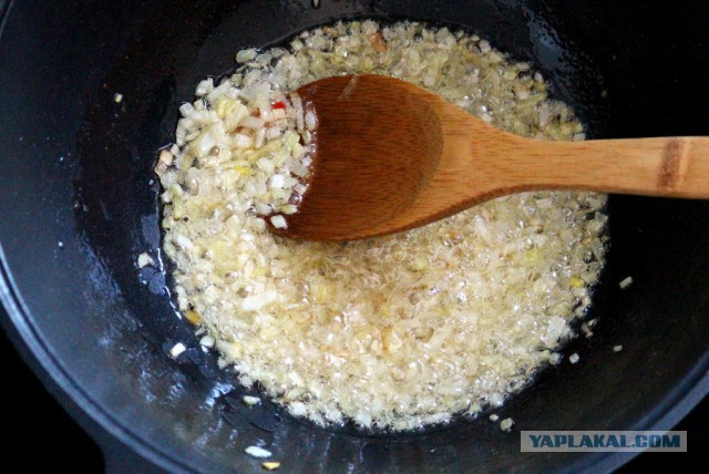 Жгучее карри с креветками