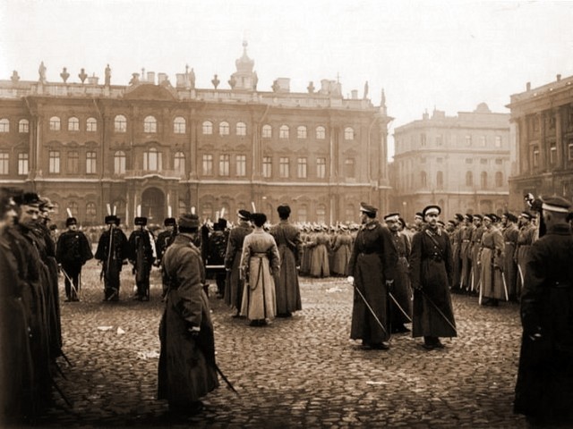 Фотографии связанных с историей Красной и Советской Армии.
