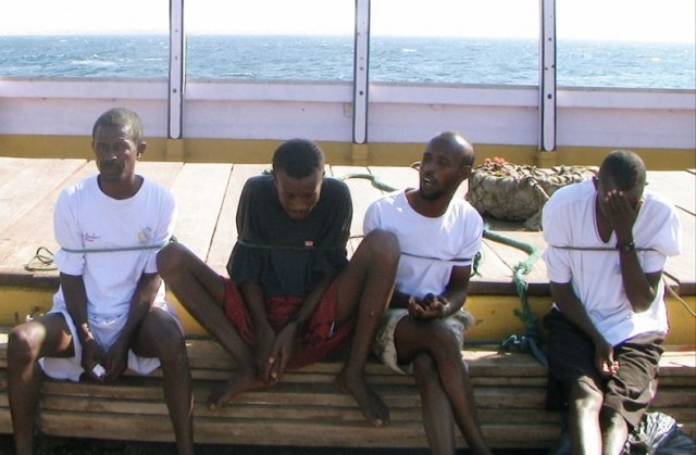 Сомалийские пираты (12 фото)