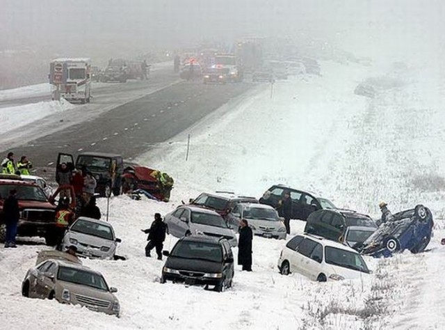 А вот уже и гололед... А резину вы сменили?