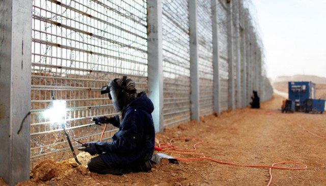 Немцы об украинской стене: Украина одурела!