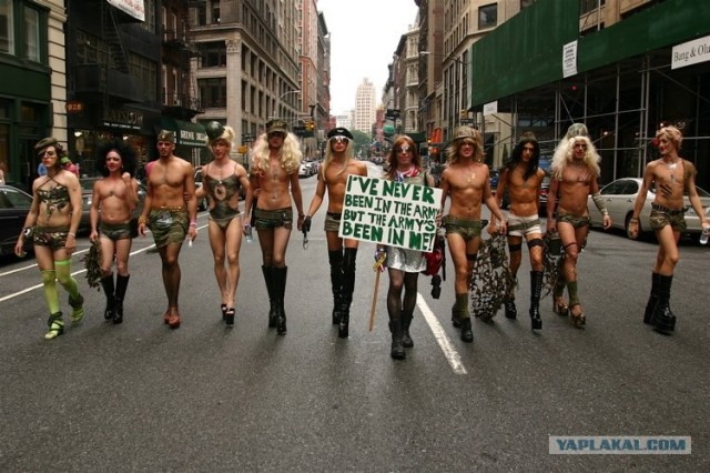 Начальник спецназа пришел на учения без трусов