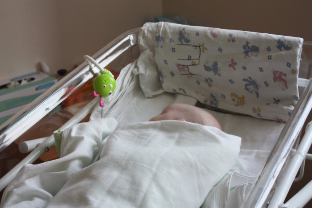 На остановке в Кирове оставили умирать на морозе 5-месячную девочку