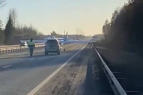 Названа причина аварии с севшим на российской трассе самолетом