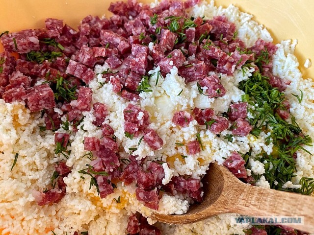 Творожно-сырные колечки с кунжутом