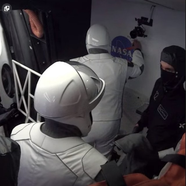 Прямая трансляция пилотируемого запуска SpaceX Crew Dragon