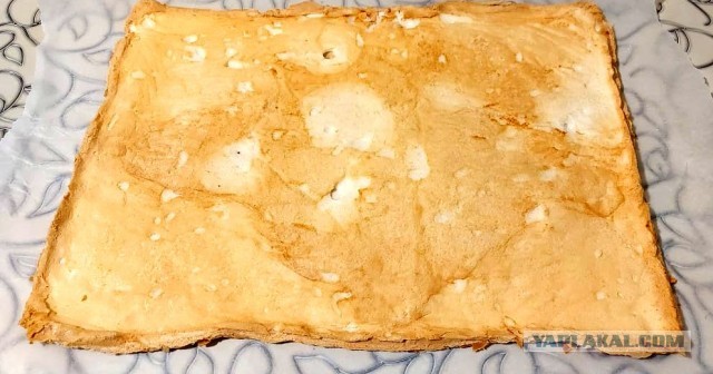 Рулет меренговый