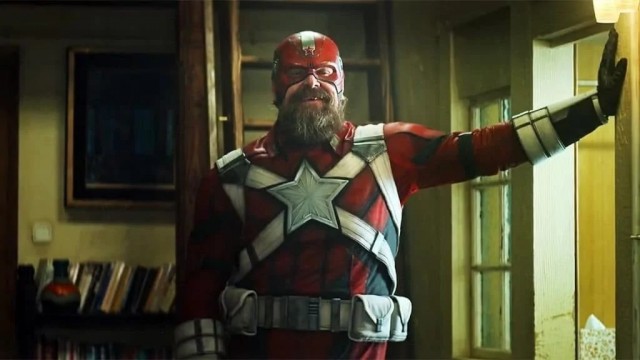 Красный страж: депутат-коммунист открестился от агитационного ролика, в котором предстал супергероем