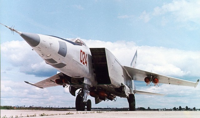 МиГ-31. Самому быстрому - 50!